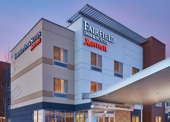 Hotel Fairfield & By Marriott Rawlins