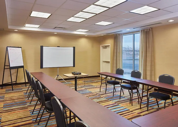 Hotel Fairfield & By Marriott