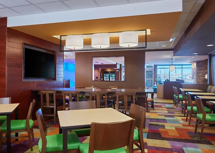 Hotel Fairfield & By Marriott